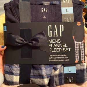 GAP men’s flannel sleep set